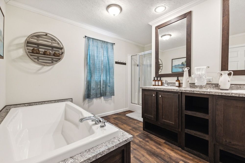 Sunsets & Serenity: Port Clinton Waterfront Stay 3 Bedroom Home House, 3 Bedrooms 14