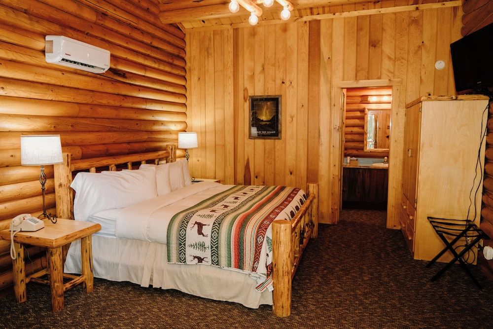 North Forty Resort (Pets Allowed) Family Cabin, Multiple Beds, Garden View