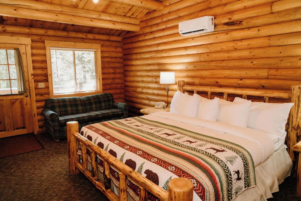 North Forty Resort Premium Cabin, Multiple Beds, Mobility Accessible, Garden View 3