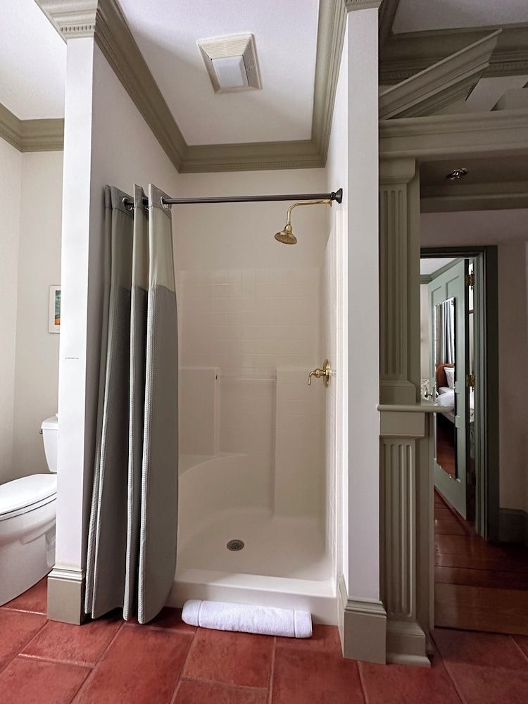 The Ellis Inn Deluxe Double Room, 1 Queen Bed 4