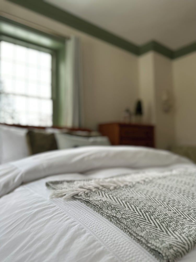 The Ellis Inn Deluxe Double Room, 1 Queen Bed 2