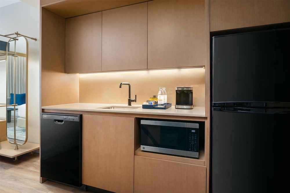 The Nobleman Fort Worth, Tapestry Collection By Hilton Room, 1 King Bed, Kitchenette 4