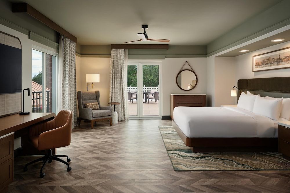 Studio Suite, 1 King Bed (Water View)