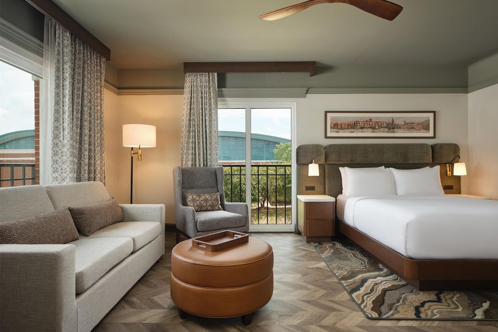 Tryon Riverfront Inn New Bern, Tapestry Room, 1 Queen Bed with Sofa bed