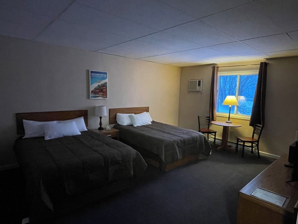 Fletchys Pictured Rocks Resort Comfort Double Room, Beach View 2