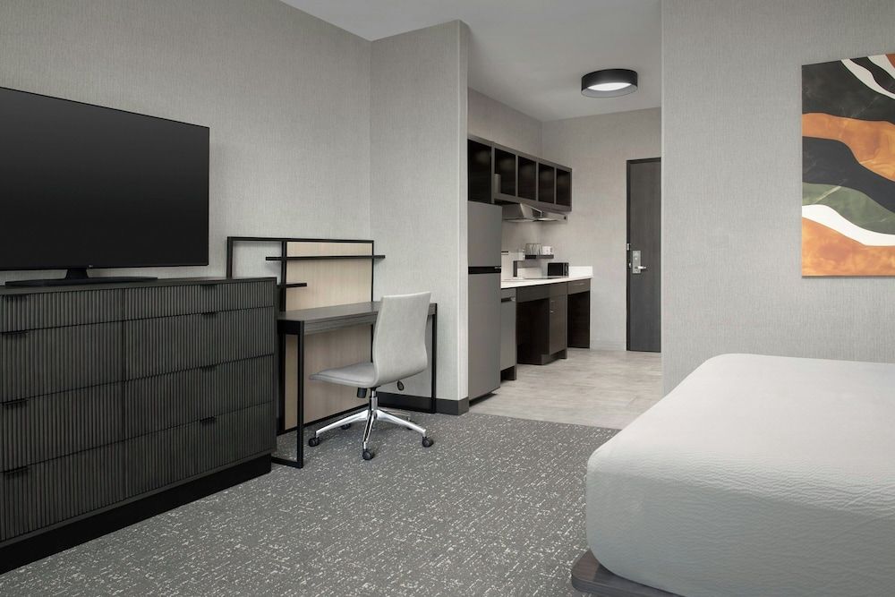 TownePlace Suites by Marriott Bozeman Studio Suite, 1 King Bed with Sofa bed, Mountain View (Mobility/Hearing Access, Roll-in Shwr) 4