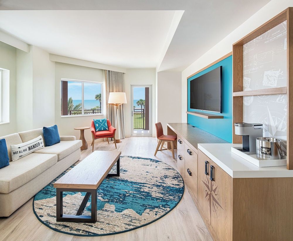 Compass Hotel Flagler Beach Suite, 1 King Bed with Sofa bed, Balcony, Ocean View 4