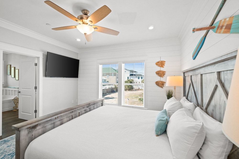 House, 5 Bedrooms, Partial Sea View