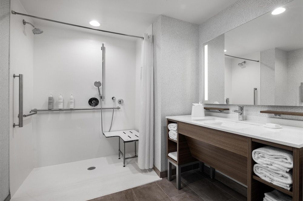 Home2 Suites By Hilton Dry Ridge Studio, 1 King Bed, Accessible (Mobility & Hearing, Roll-In Shower) 2