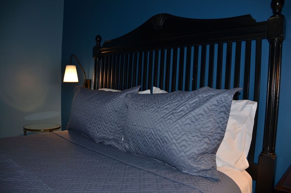 Natchez Manor Bed & Breakfast Venice 2