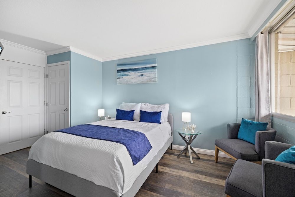 Ilikai Marina 1Bedroom Apartment, Harbor View 2