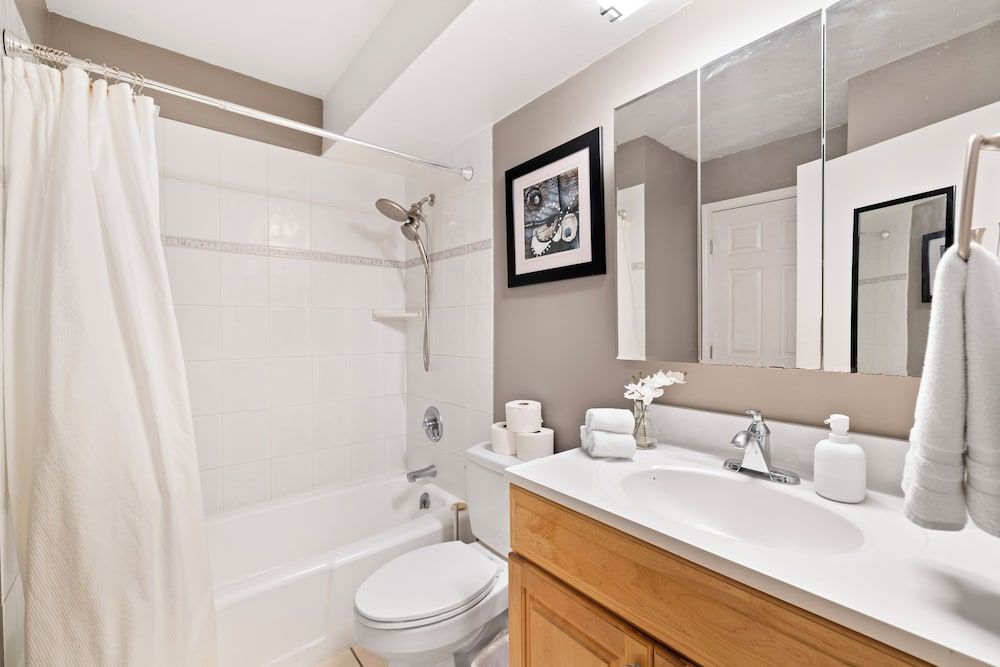 Ilikai Marina 1Bedroom Apartment, Harbor View 4