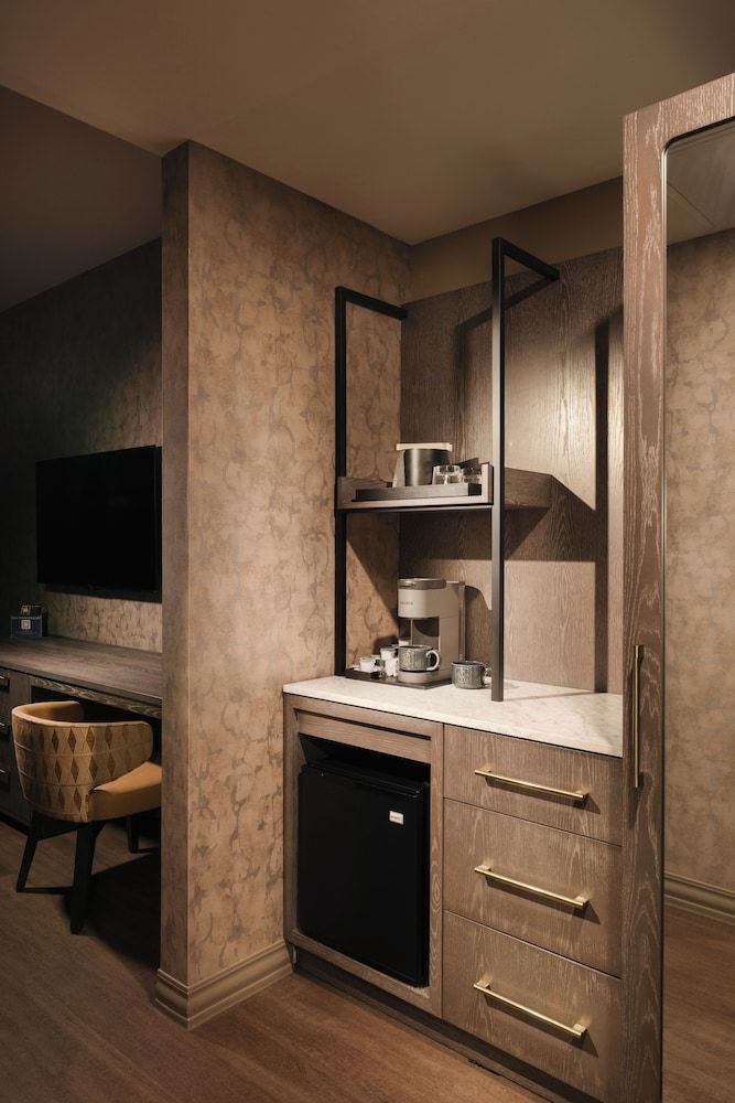 OS Hotel Junior Room, 1 King Bed, Non Smoking, City View 4