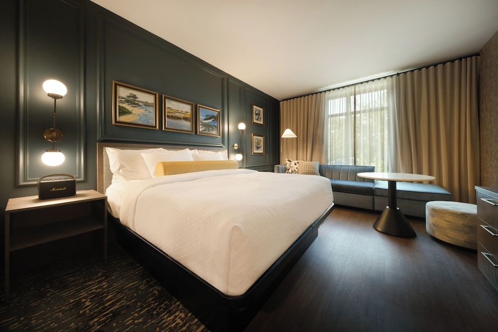 OS Hotel Junior Room, 1 King Bed, Non Smoking, City View 2