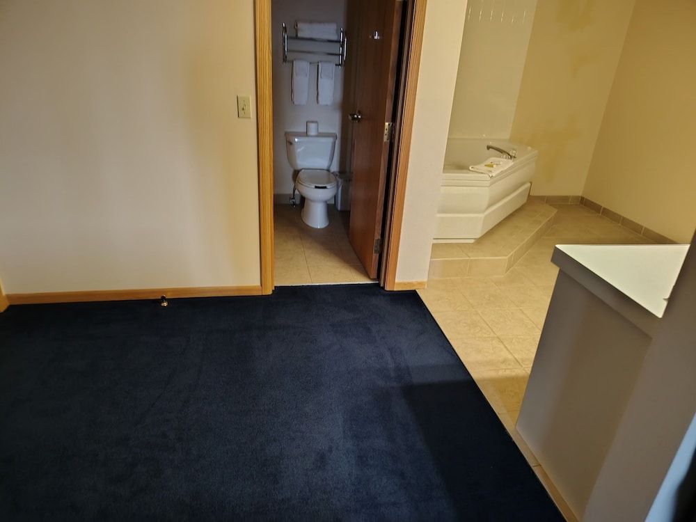 Western Executive Inn Family Studio Suite, 2 Queen Beds 2