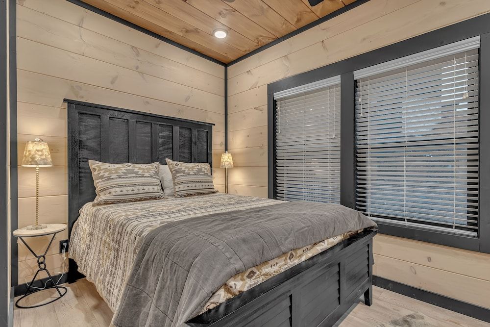 Smith Creek Resort Executive Cabin, 5 Bedrooms, Terrace, Mountain View (Private RoofTop Lounge) 9