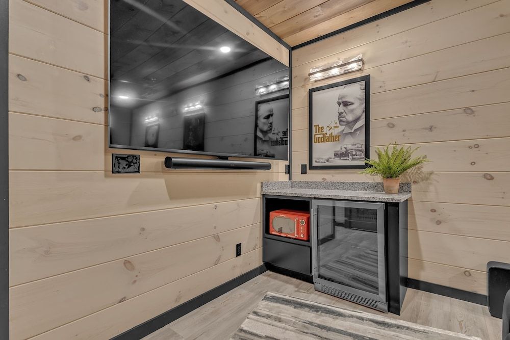 Smith Creek Resort Executive Cabin, 5 Bedrooms, Terrace, Mountain View (Private RoofTop Lounge) 28