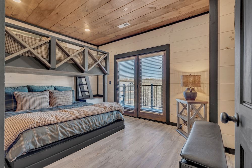 Smith Creek Resort Luxury Cabin, 5 Bedrooms, Private Pool, Mountain View 5