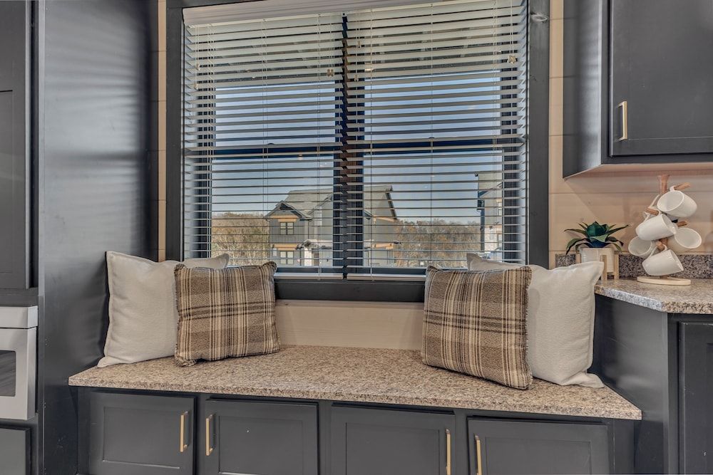 Smith Creek Resort Luxury Cabin, 5 Bedrooms, Private Pool, Mountain View 7