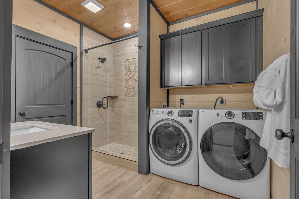 Smith Creek Resort Executive Cabin, 5 Bedrooms, Terrace, Mountain View (Private RoofTop Lounge) 13