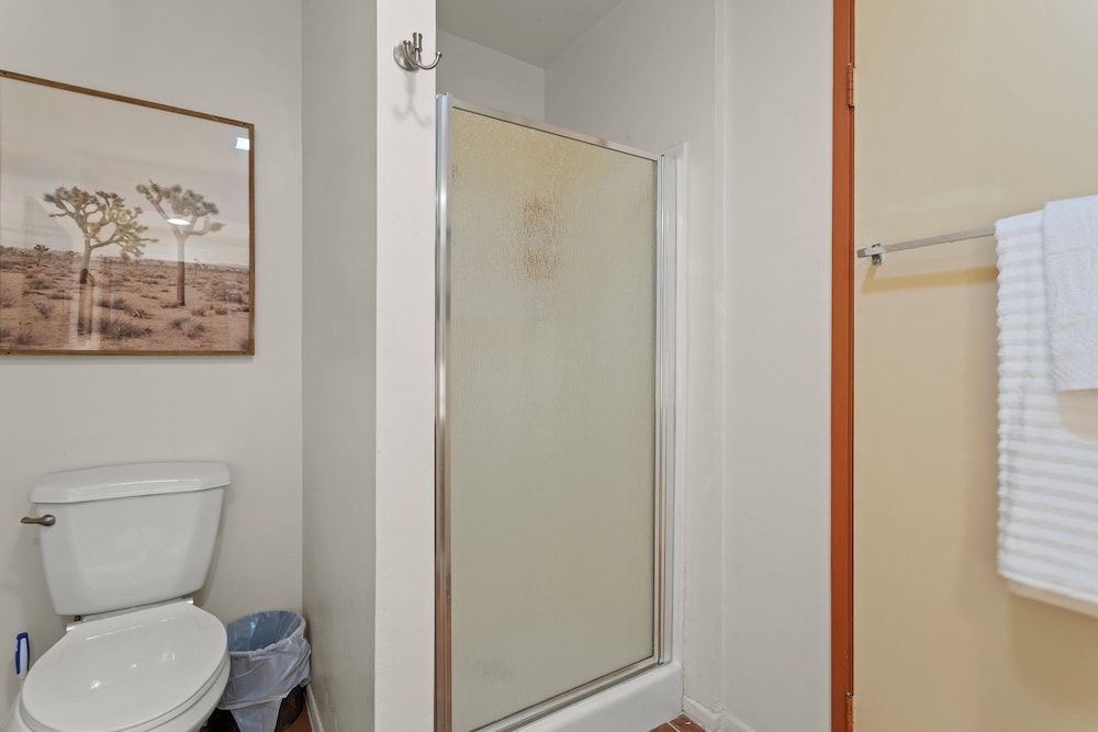 The Rosemary House Joshua Tree House, 3 Bedrooms, Private Pool, Mountain View 9