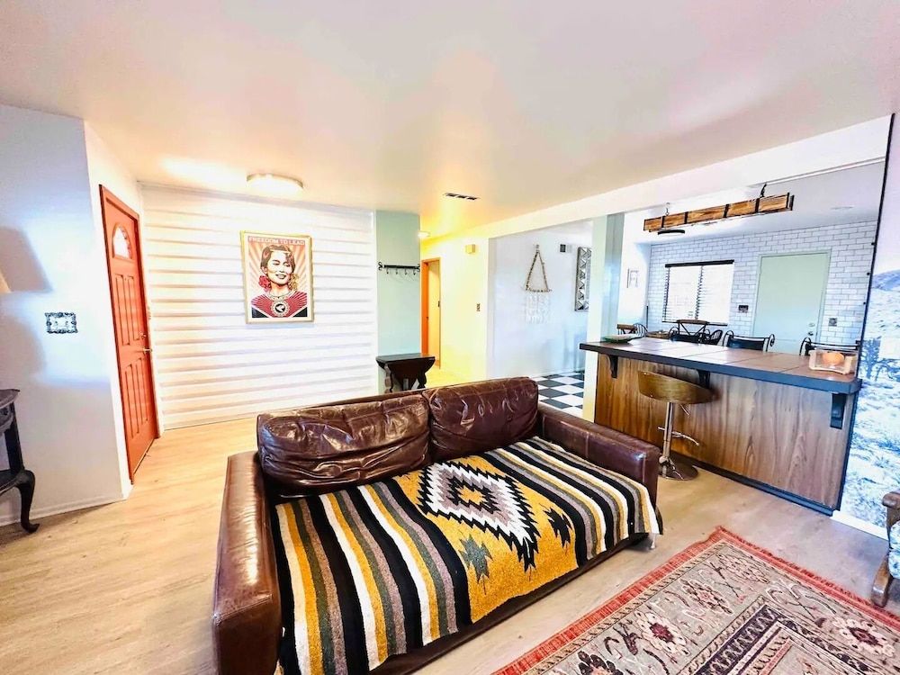 The Rosemary House Joshua Tree House, 3 Bedrooms, Private Pool, Mountain View 6