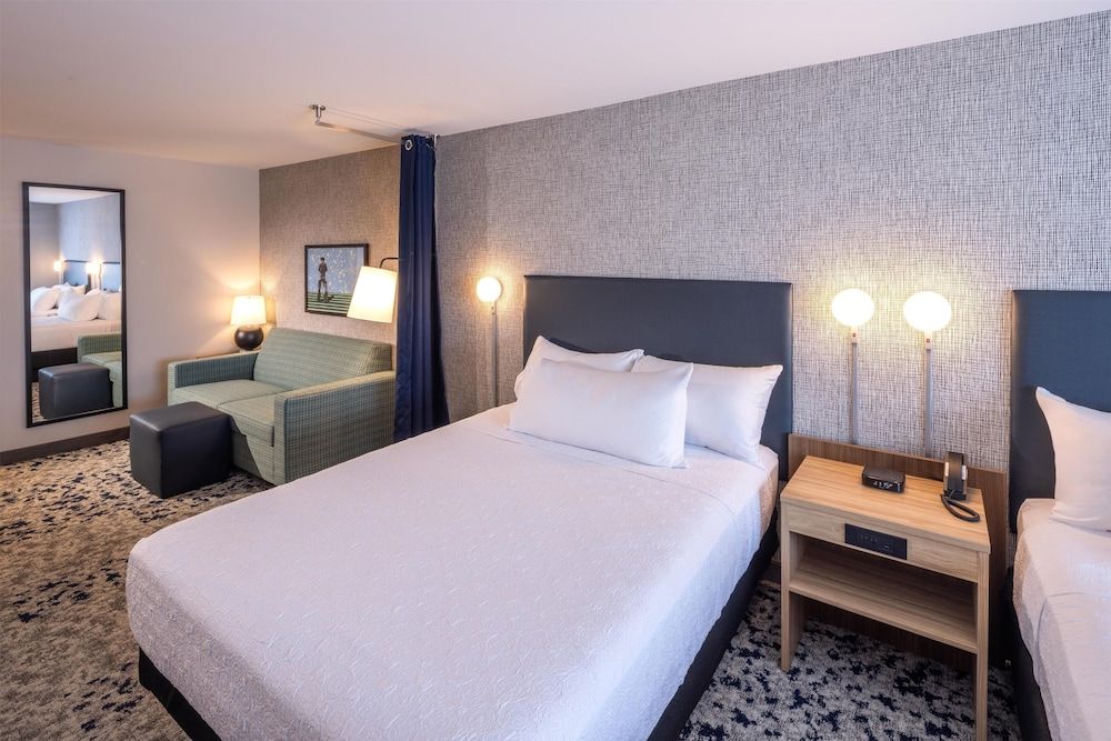 Studio, 2 Queen Beds, Accessible, Bathtub (Mobility & Hearing)