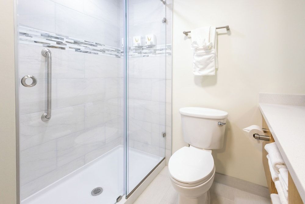 Village Inn Standard Queen Patio 12