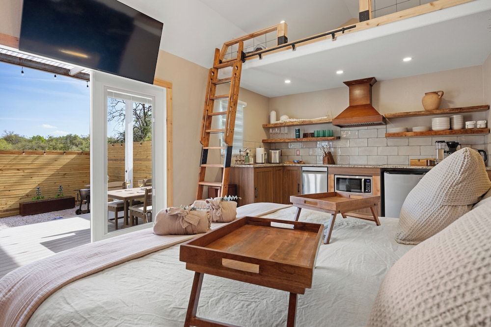 Secluded Luxury Couples cabin Sauna Pool Luxury Villa, Courtyard View 12