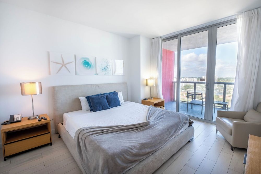 1209 AYB Deluxe Apartment, Balcony 3