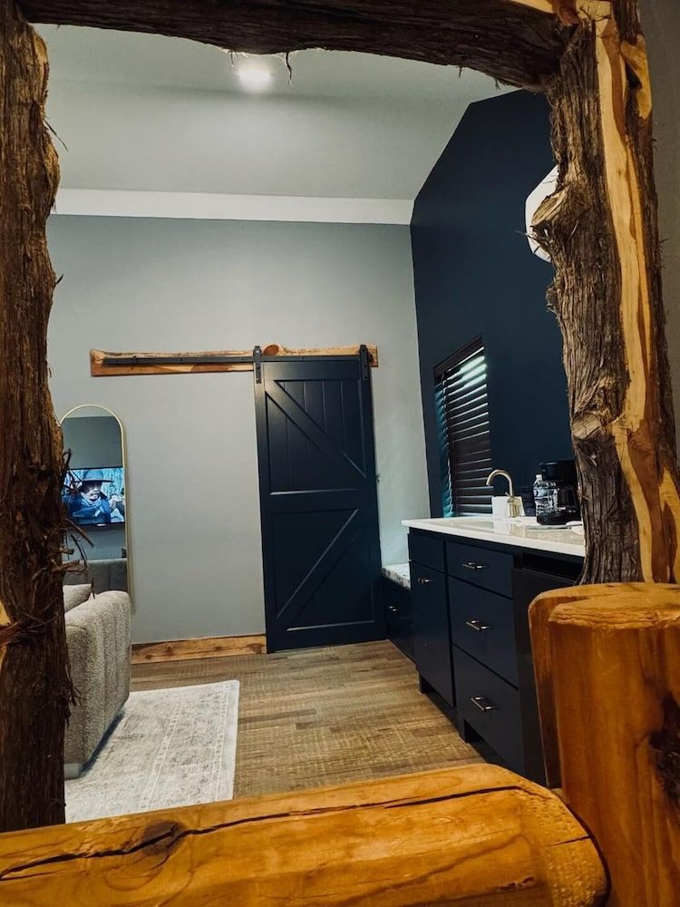 Lone Ranger RV Park & Lodge Family Cabin, 1 Bedroom, Kitchenette 6