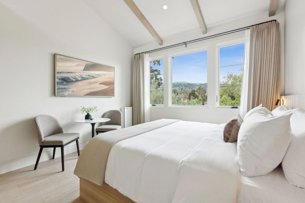 Casa Riviera Executive Studio, 1 King Bed, Kitchenette, Mountain View 2