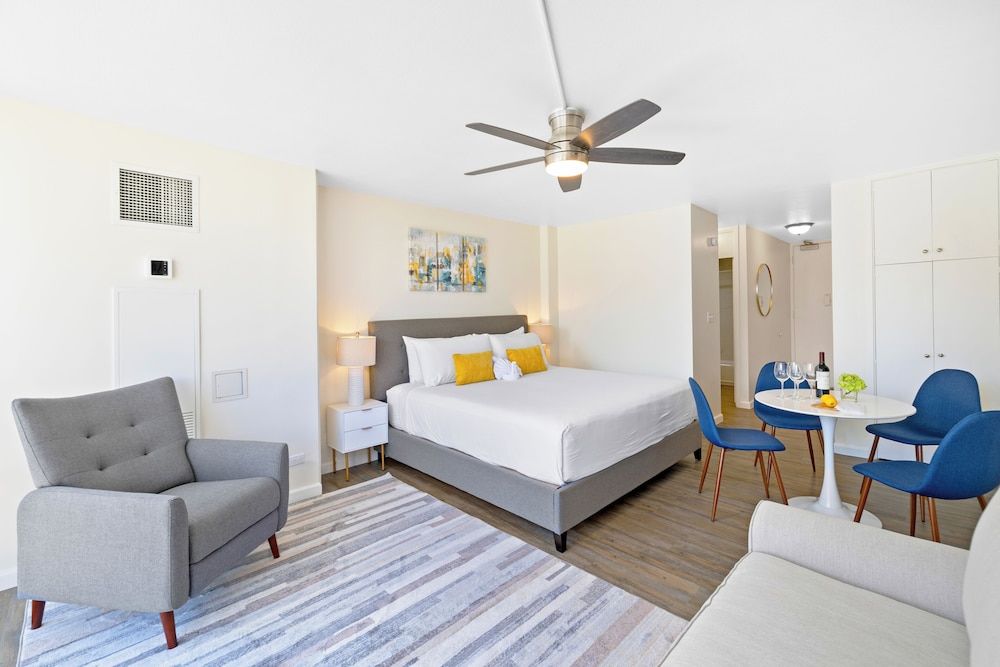 Studio Suite, 1 King Bed, City View (IM 1297)