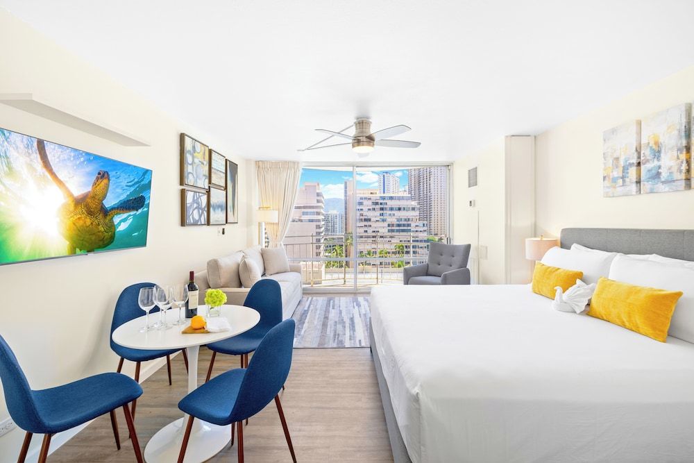 Studio Suite, 1 King Bed, City View (IM 1297)
