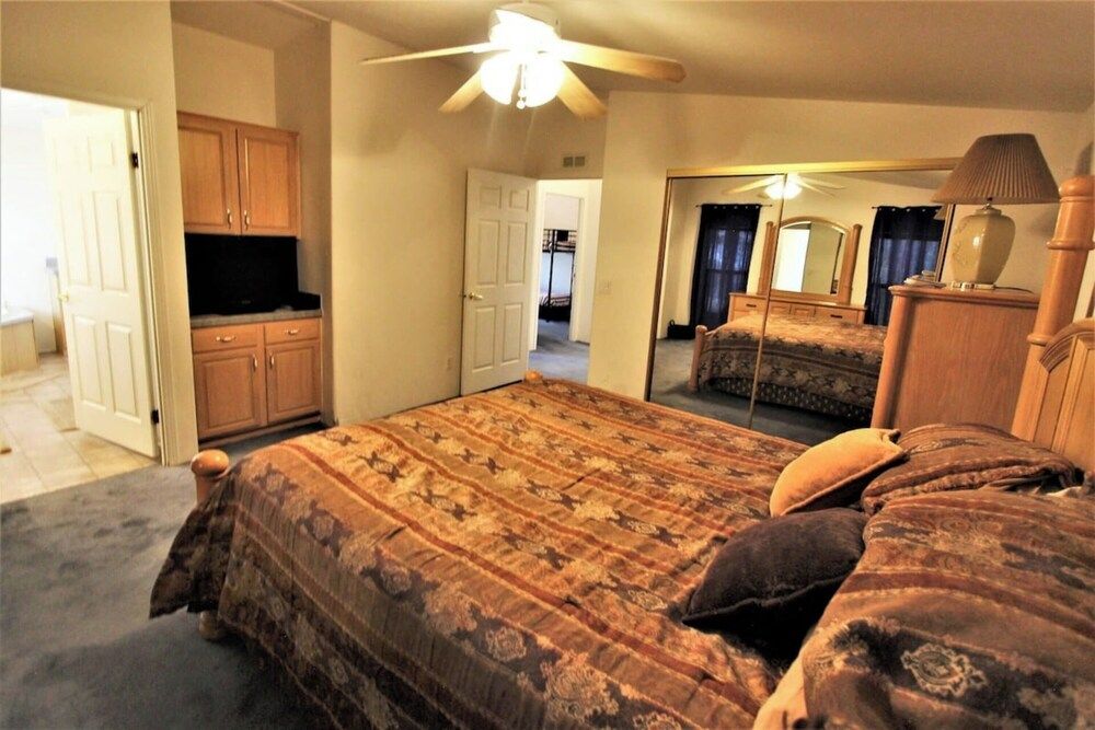 Signature Cabin, 3 Bedrooms