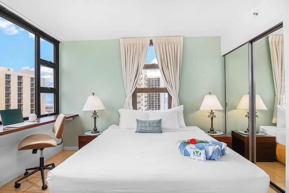 Waikiki Banyan Condo w/ King Bed & Parking, Near Beach Suite, 1 King Bed with Sofa bed, Mountain View (0171) 3