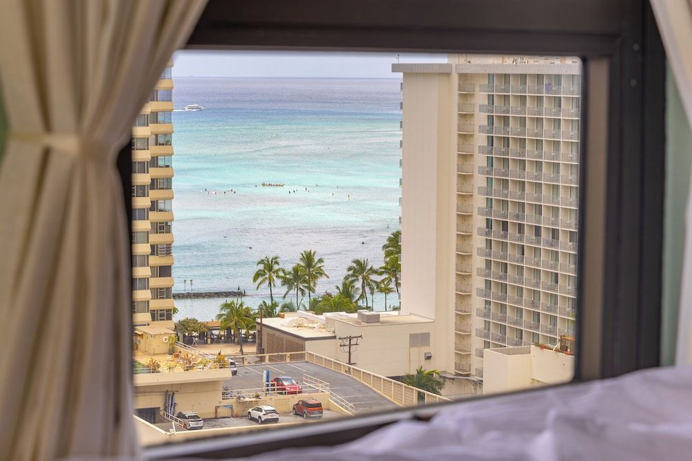 Waikiki Banyan Condo w/ King Bed & Parking, Near Beach Suite, 1 King Bed with Sofa bed, Mountain View (0171) 14