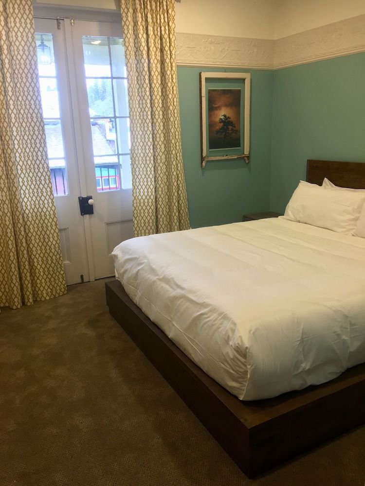 The Groveland Hotel Adobe Suite Non-Pet Friendly