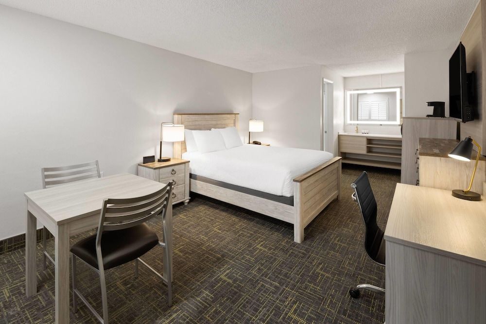 Baymont by Wyndham Susanville Room, 1 Queen Bed, Non Smoking 2