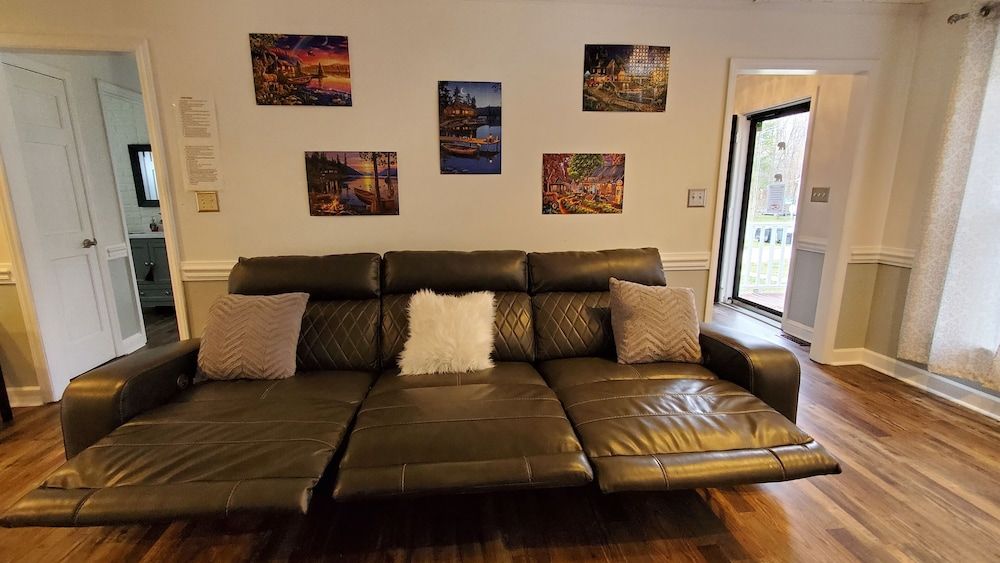 Kernersville Hot Tub Pool Arcade Gym Wifi Coffee House 11