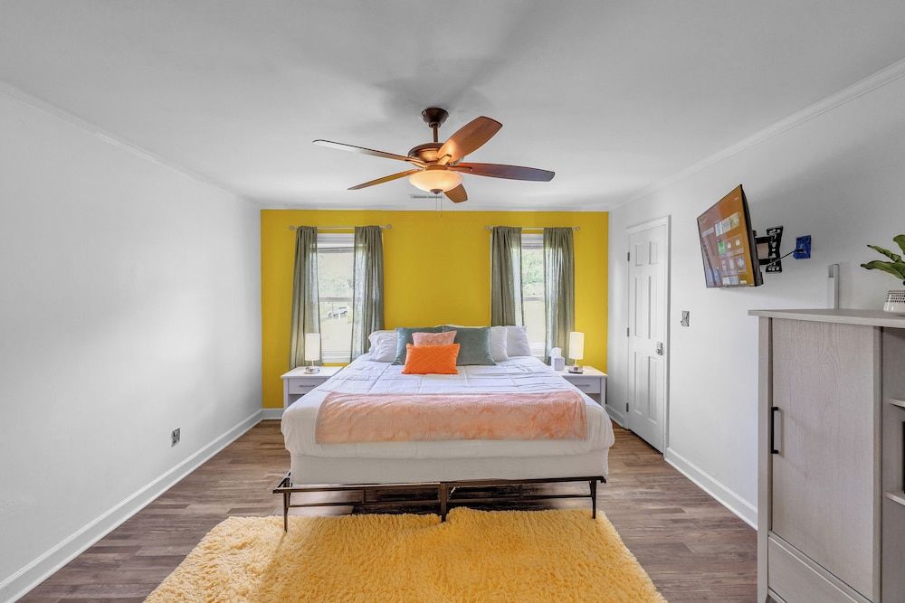 Kernersville Hot Tub Pool Arcade Gym Wifi Coffee House 10