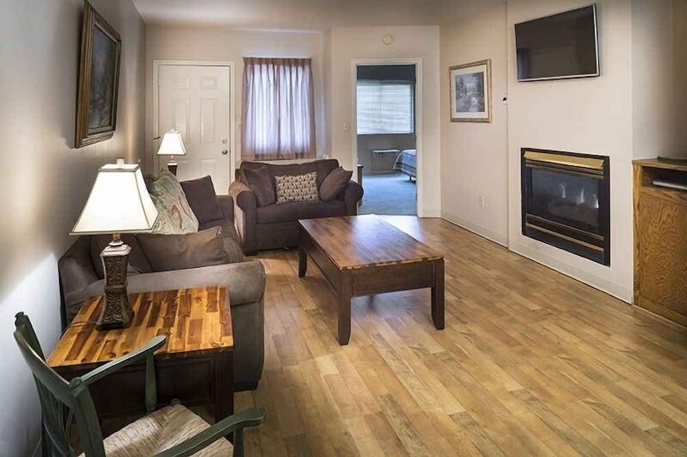 Condo, 2 Bedrooms
