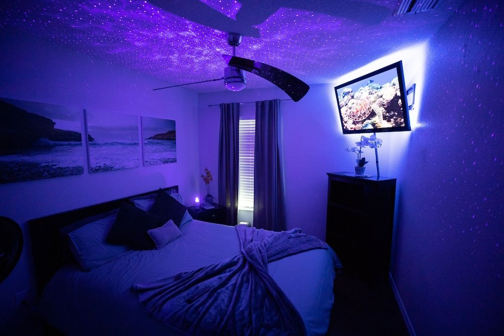 Urban Oasis W/hot Tub, Heated Pool And Private Movie Theater 2 Bedroom Home by RedAwning House, 2 Bedrooms 18