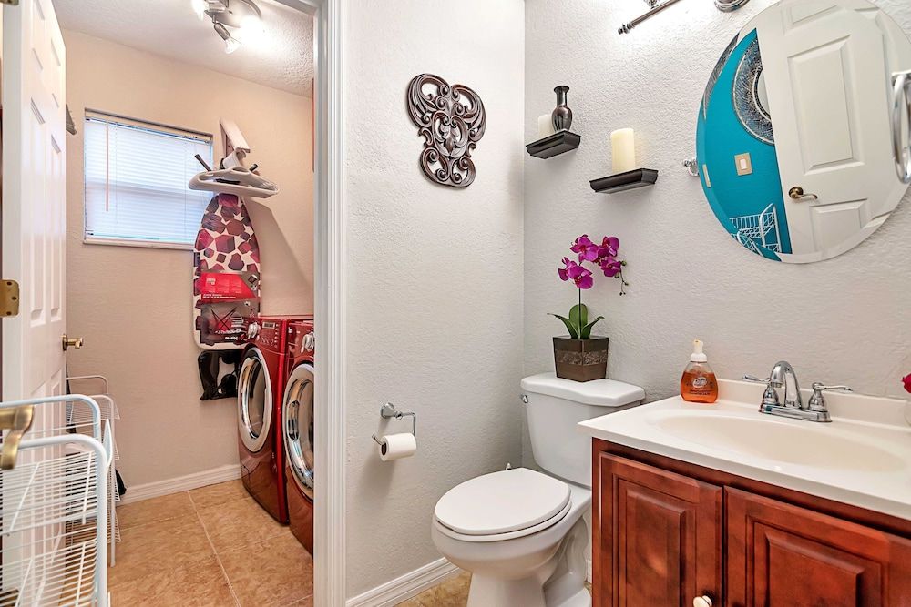 Urban Oasis W/hot Tub, Heated Pool And Private Movie Theater 2 Bedroom Home by RedAwning House, 2 Bedrooms 10