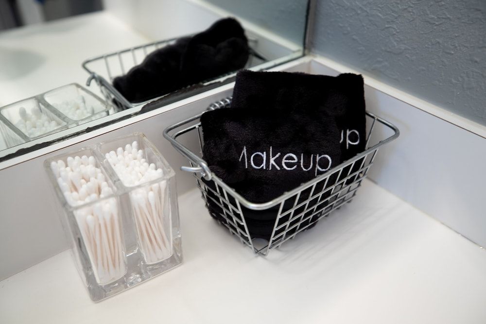 Urban Oasis W/hot Tub, Heated Pool And Private Movie Theater 2 Bedroom Home by RedAwning House, 2 Bedrooms 12