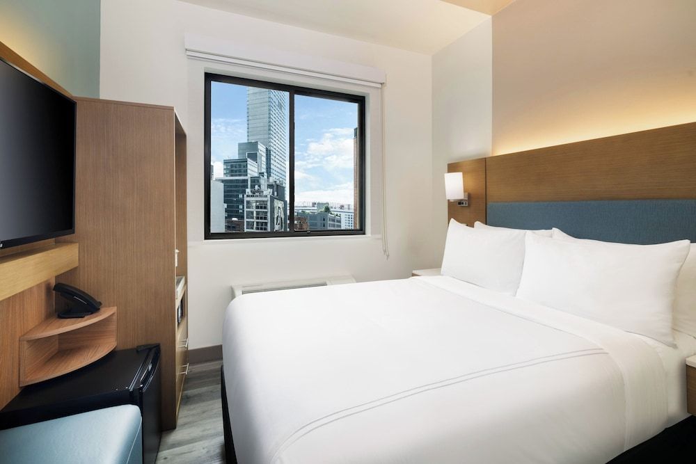 EVEN Hotel Long Island City - New York by IHG Standard Room, 1 Double Bed 6