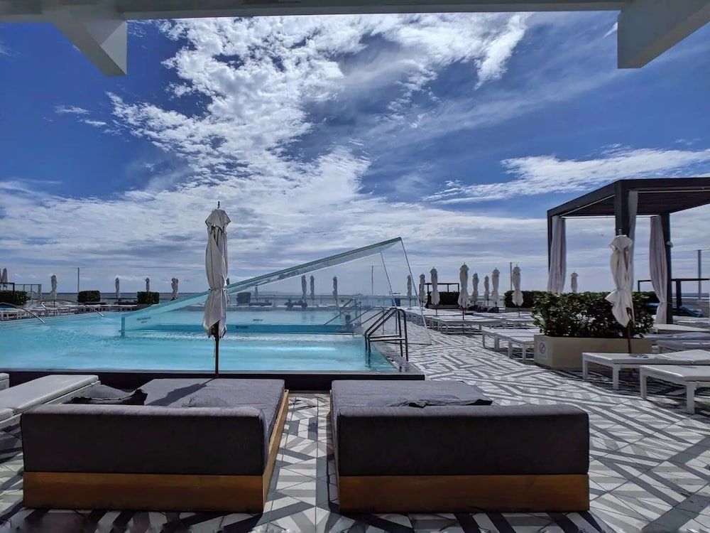 W Residences 2 Bedroom Suite 2 Condo by RedAwning Condo, 2 Bedrooms 25