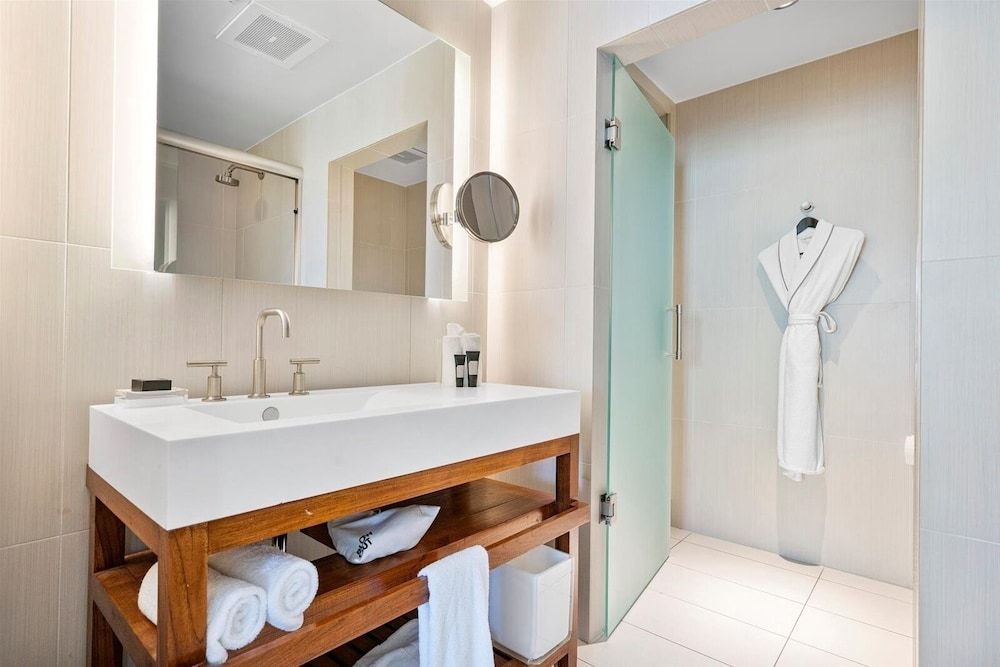 W Residences 2 Bedroom Suite 2 Condo by RedAwning Condo, 2 Bedrooms 19