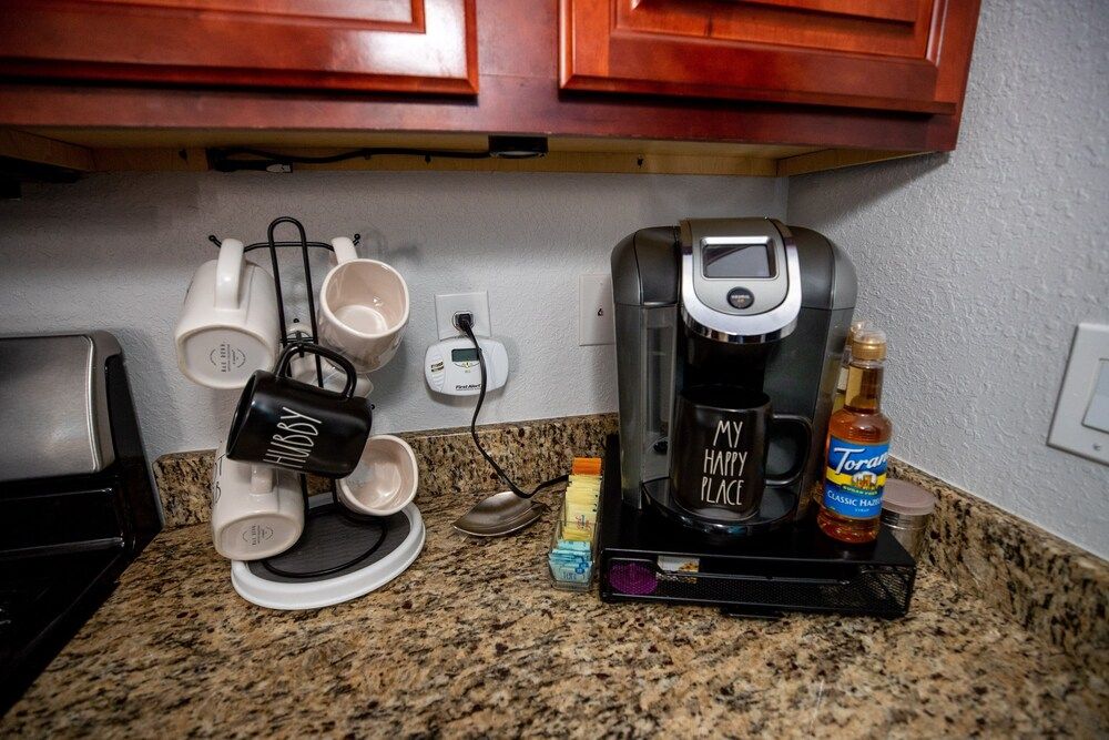 Gorgeous Urban Oasis W/hot Tub, Heated Pool And Private Movie Theater 3 Bedroom Home by RedAwning House, 3 Bedrooms 17