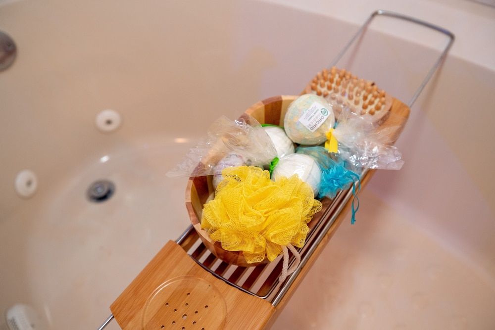 Gorgeous Urban Oasis W/hot Tub, Heated Pool And Private Movie Theater 3 Bedroom Home by RedAwning House, 3 Bedrooms 31